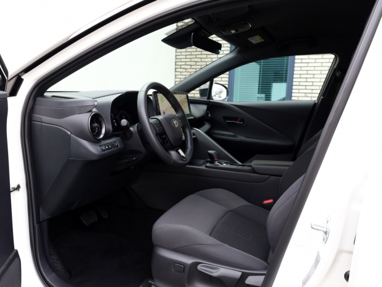 Toyota C-HR 2.0 PHEV 220 Dynamic | Bi-Tone | Dodehoek | Premium Navigatie