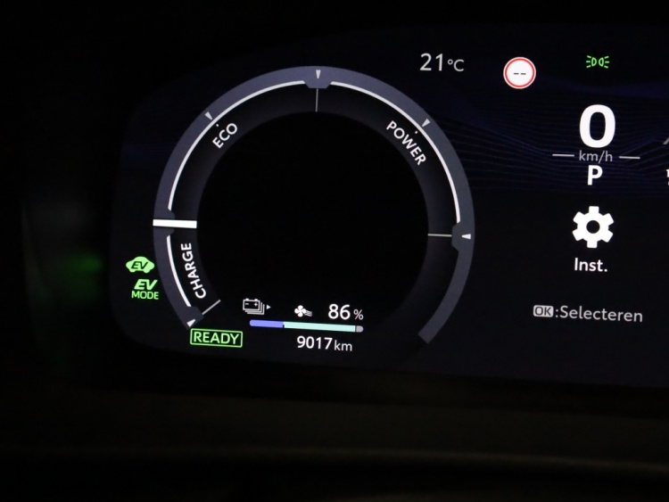 Toyota C-HR 2.0 PHEV 220 Dynamic | Bi-Tone | Dodehoek | Premium Navigatie