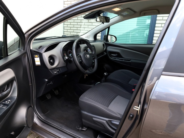 Toyota Yaris 1.0 VVT-i Connect | Airco | Carplay | NL-Auto