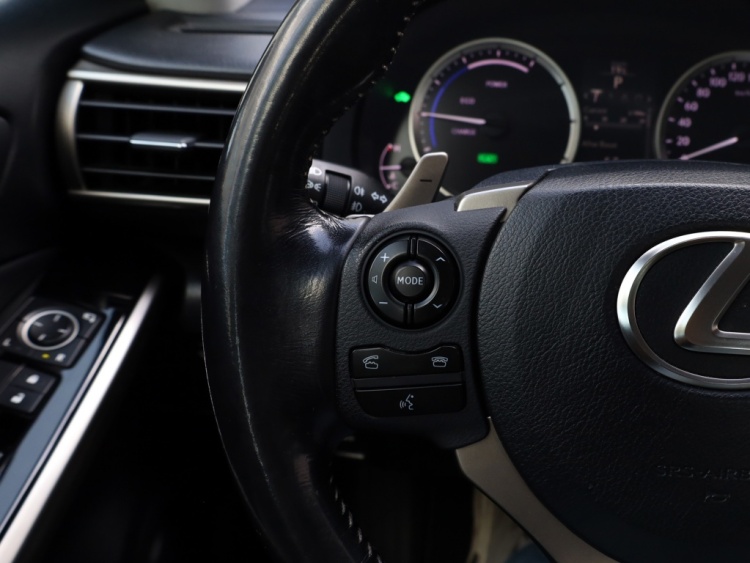 Lexus IS 300h Sport Edition | Keyless | Stoelverwarming | Trekhaak