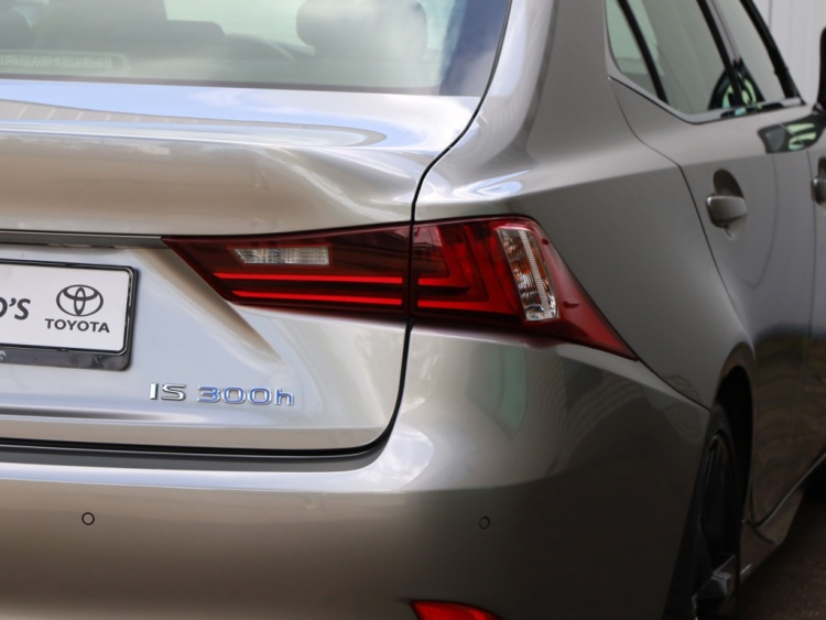 Lexus IS 300h Sport Edition | Keyless | Stoelverwarming | Trekhaak