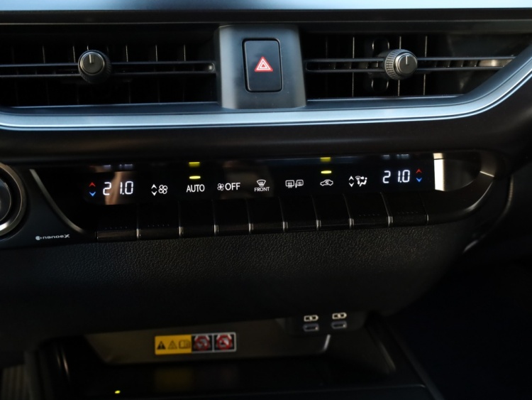 Lexus UX 300h Luxury Line | Leder | Premium Navi | El Achterklep