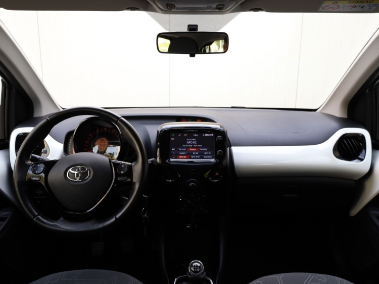 Toyota Aygo 1.0 VVT-i x-wave | Cabrio | Half Leder | Camera