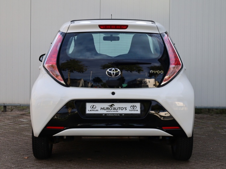 Toyota Aygo 1.0 VVT-i x-wave | Cabrio | Half Leder | Camera
