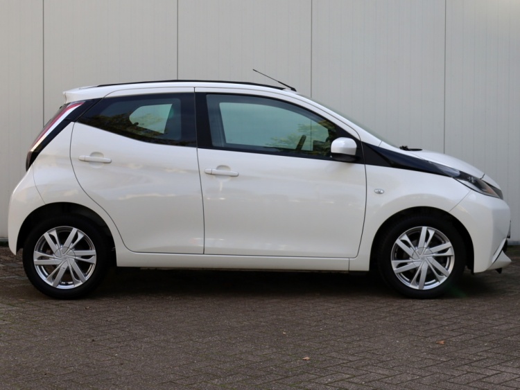 Toyota Aygo 1.0 VVT-i x-wave | Cabrio | Half Leder | Camera