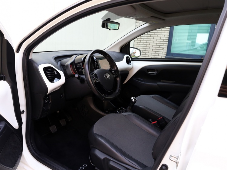 Toyota Aygo 1.0 VVT-i x-wave | Cabrio | Half Leder | Camera