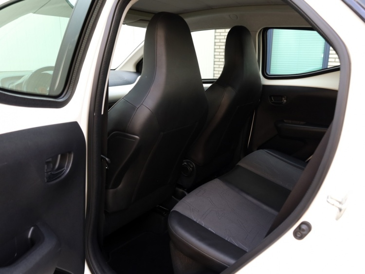 Toyota Aygo 1.0 VVT-i x-wave | Cabrio | Half Leder | Camera