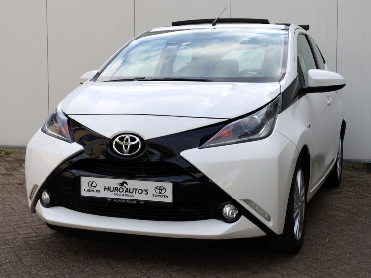 Toyota Aygo 1.0 VVT-i x-wave | Cabrio | Half Leder | Camera