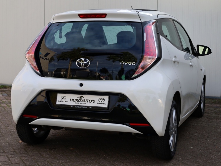 Toyota Aygo 1.0 VVT-i x-wave | Cabrio | Half Leder | Camera
