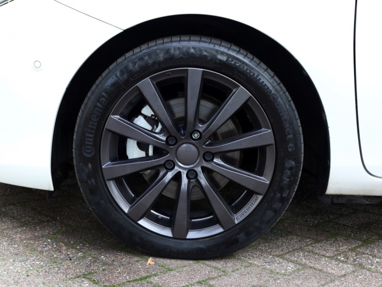 Toyota Auris 1.8 Hybrid Lease Pro | Panoramadak | Half Leder | JBL