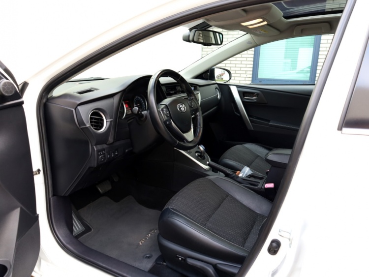 Toyota Auris 1.8 Hybrid Lease Pro | Panoramadak | Half Leder | JBL