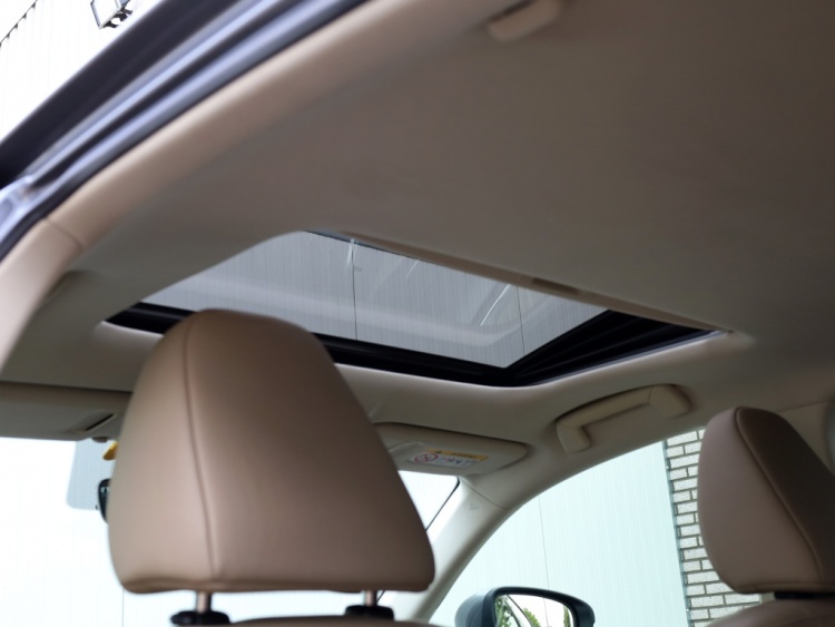 Lexus IS 300h Luxury Line | Mark Levinson | Schuifdak | Trekhaak