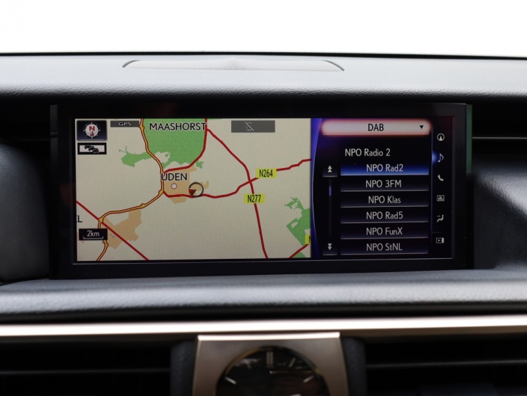 Lexus IS 300h Luxury Line | Mark Levinson | Schuifdak | Trekhaak