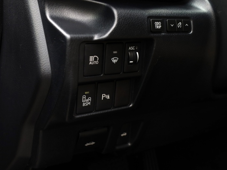 Lexus IS 300h Luxury Line | Mark Levinson | Schuifdak | Trekhaak