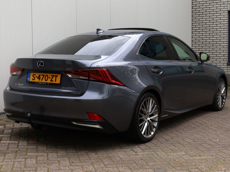 Lexus IS 300h Luxury Line | Mark Levinson | Schuifdak | Trekhaak