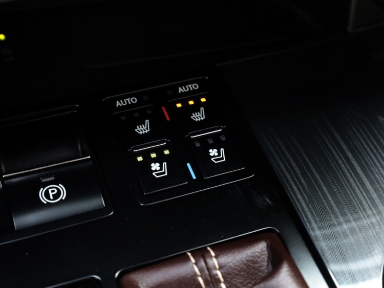 Lexus RX 450h 4WD Luxury Line | Panoramadak | Head up | Stoelventilatie