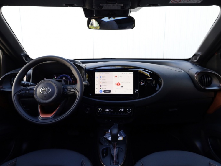 Toyota Aygo X Hybrid 115 envy | Lounge Pack | Vouwdak | JBL