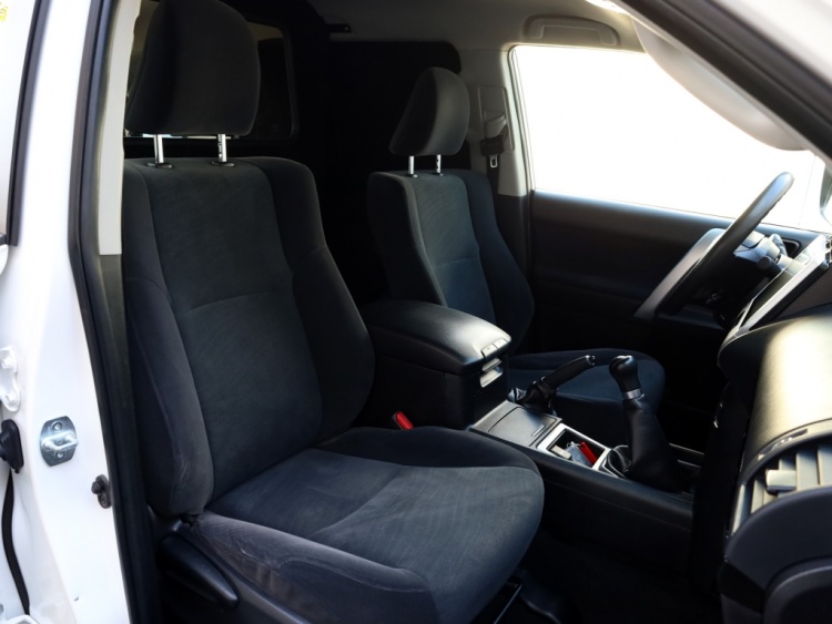 Toyota Land Cruiser 2.8 D-4D Co. Blind Van | Carplay | Lier | 204 PK