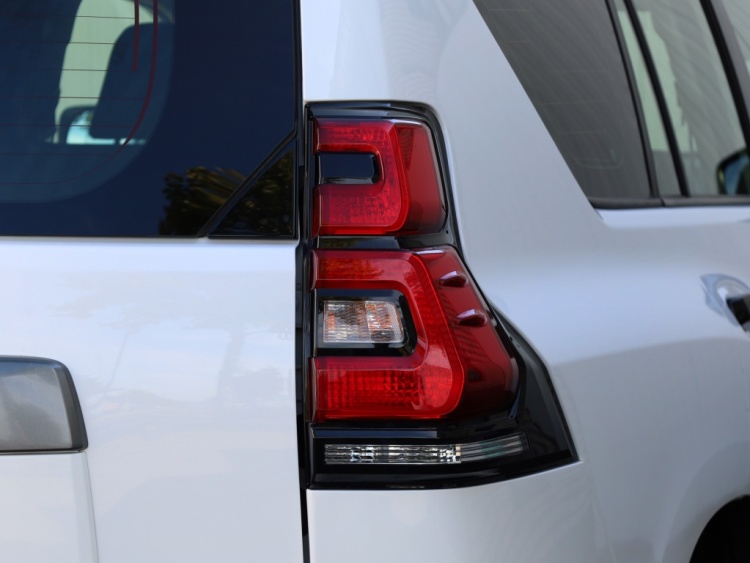 Toyota Land Cruiser 2.8 D-4D Co. Blind Van | Carplay | Lier | 204 PK