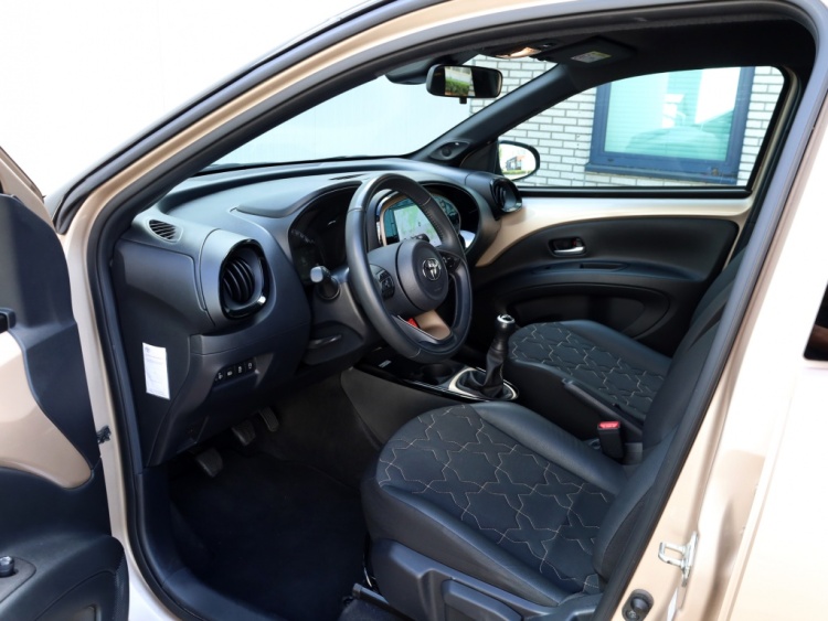 Toyota Aygo X 1.0 VVT-i MT Envy | JBL Audio | Climate Control | NL-Auto