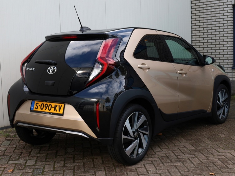 Toyota Aygo X 1.0 VVT-i MT Envy | JBL Audio | Climate Control | NL-Auto