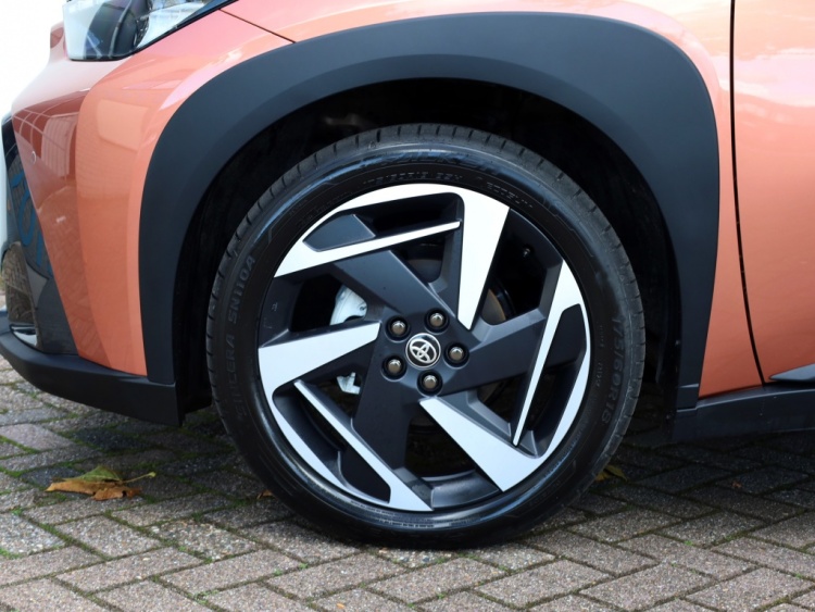 Toyota Aygo X Hybrid 115 envy | Lounge Pack | Vouwdak | JBL