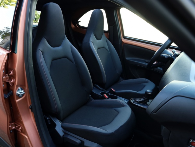 Toyota Aygo X Hybrid 115 envy | Lounge Pack | Vouwdak | JBL
