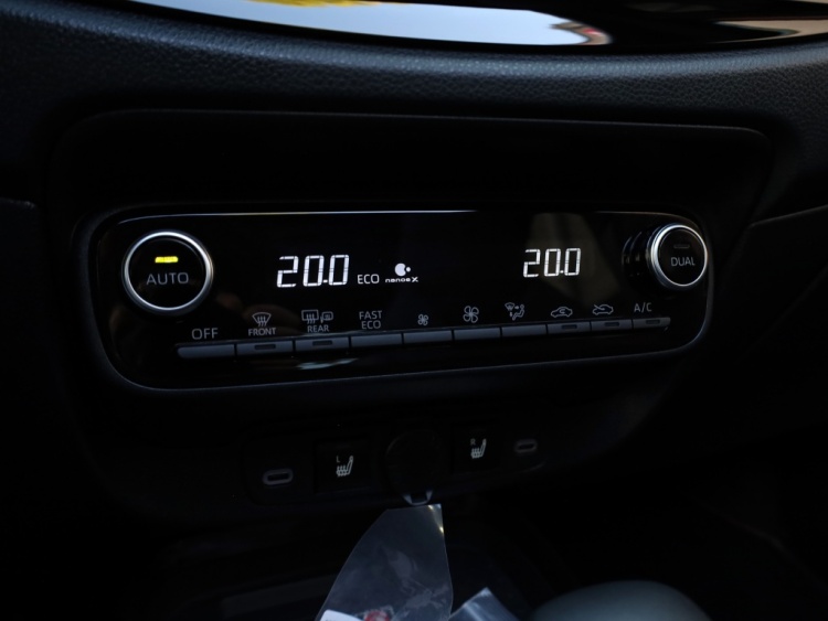 Toyota Aygo X Hybrid 115 envy | Lounge Pack | Vouwdak | JBL