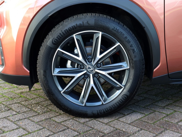 Lexus LBX 1.5 Cool 2WD | Memory Seat | Leder/Alcantara | Dodehoek