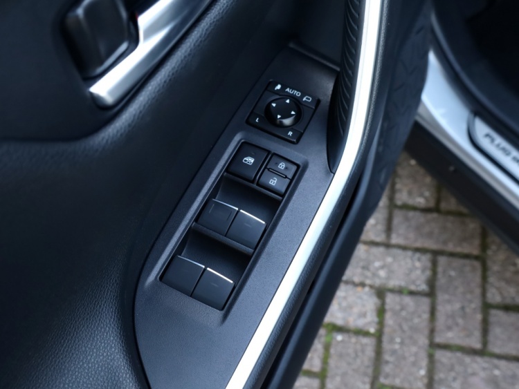 Toyota RAV4 2.5 2.5 Plug-in Hybrid Bi-Tone+ | Panoramadak | Stoelventilatie | JBL