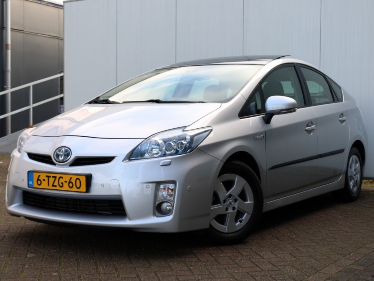 Toyota Prius 1.8 Executive | Solar Roof | Leder | Adaptive Cruise