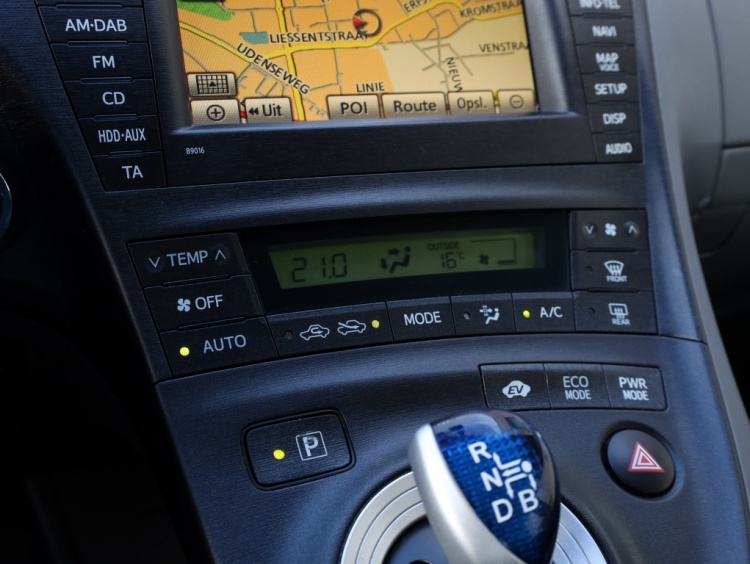 Toyota Prius 1.8 Executive | Solar Roof | Leder | Adaptive Cruise