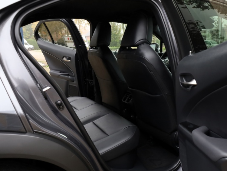 Lexus UX 250h Midnight Edition | Leder | Stoelverwarming | Dodehoek